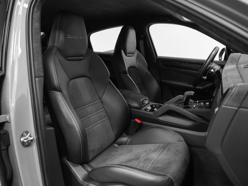 Certified 2023 Porsche Cayenne Turbo GT AWD/4WD image 23