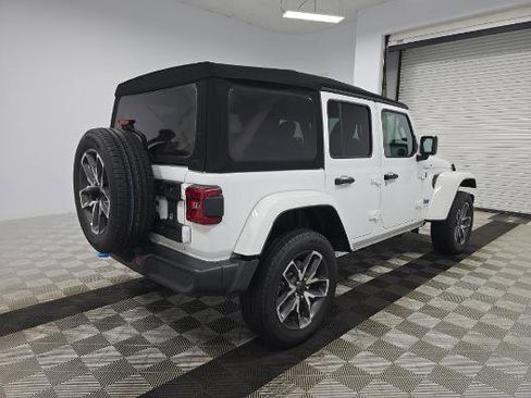 Used 2024 Jeep Wrangler Unlimited w/ Convenience Group image 3