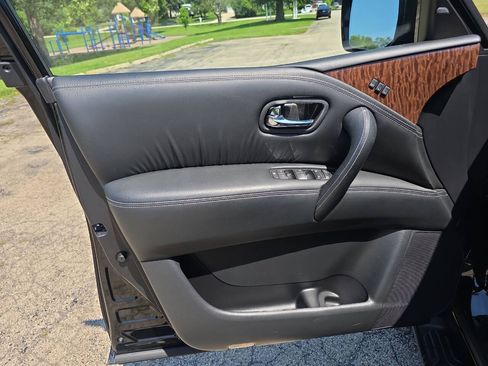 Used 2020 Nissan Armada SL w/ Premium Package AWD/4WD image 8