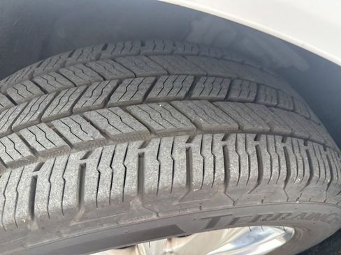 Used 2020 Buick Enclave Premium w/ Surround and Sites Package image 4