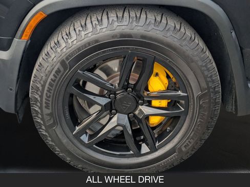 Used 2023 Rivian R1S Adventure image 11