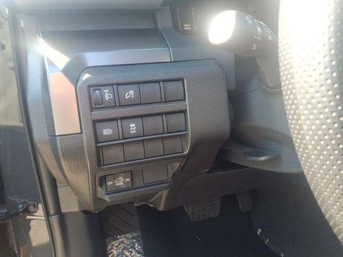 Certified 2025 Toyota Tacoma SR5 AWD/4WD image 4
