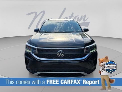 Certified 2024 Volkswagen Taos SE FWD image 2