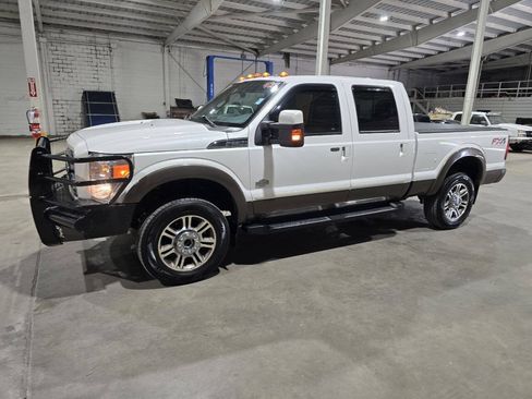 Used 2015 Ford F250 King Ranch w/ FX4 Off-Road Package AWD/4WD image 3