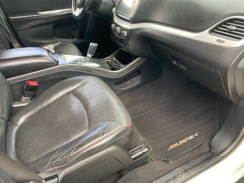 Used 2018 Dodge Journey GT image 23