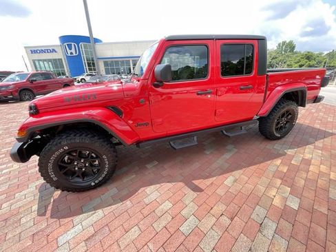 Used 2024 Jeep Gladiator Sport AWD/4WD image 30