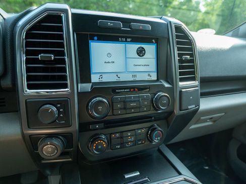 Used 2016 Ford F150 XLT w/ Equipment Group 301A Mid AWD/4WD image 24