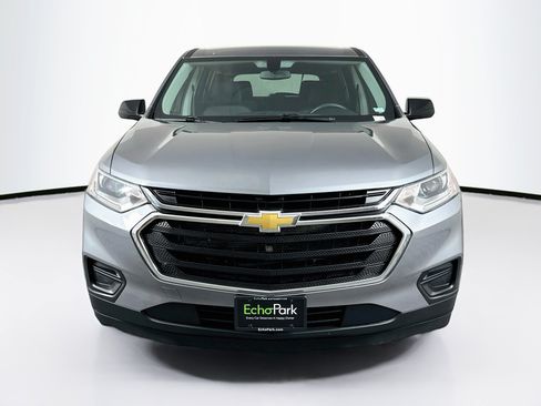 Used 2020 Chevrolet Traverse LS FWD image 2