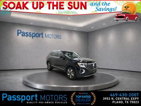 Used 2025 Volkswagen Atlas SEL AWD/4WD image 3