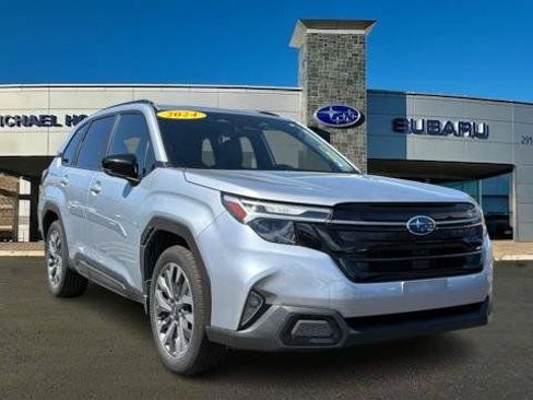 Used 2025 Subaru Forester Touring AWD/4WD image 1