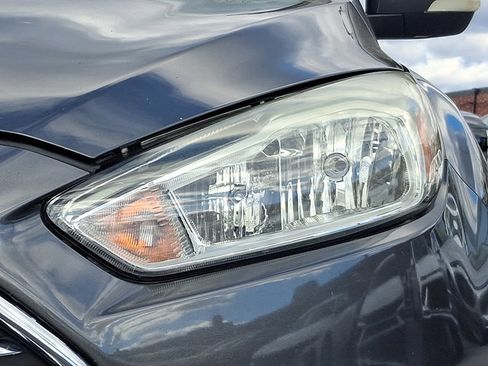 Used 2017 Ford Focus Titanium image 8