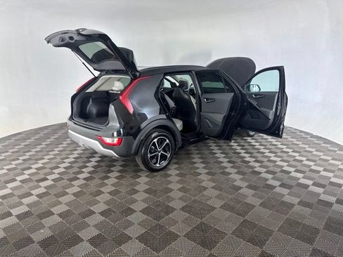 Certified 2025 Kia Niro EX FWD image 16