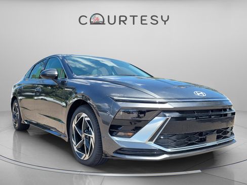 New 2025 Hyundai Sonata SEL image 4