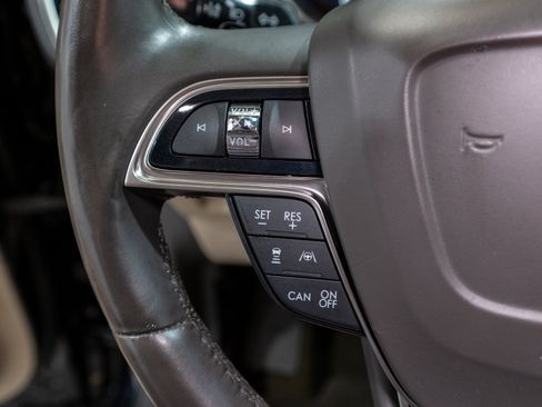 Used 2020 Lincoln Nautilus Reserve FWD image 26