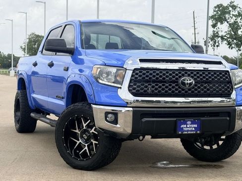 Used 2020 Toyota Tundra SR5 w/ SR5 Leather Package RWD image 2