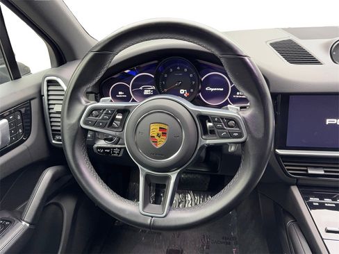 Used 2022 Porsche Cayenne image 55