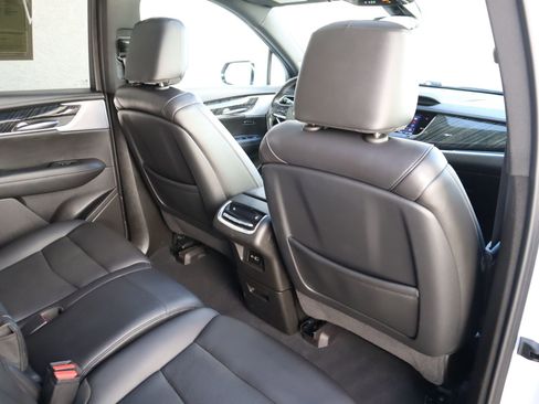 Used 2023 Cadillac XT6 Premium Luxury image 55