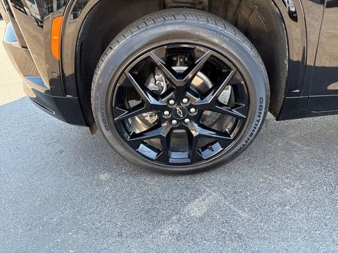 Used 2024 Chevrolet Traverse RS w/ LPO, Floor Liner Package FWD image 9