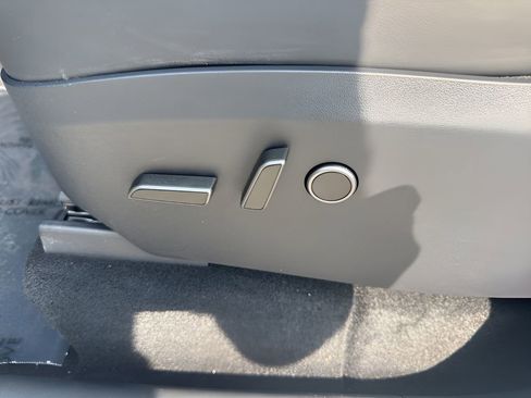 Used 2025 Tesla Model Y Long Range image 10