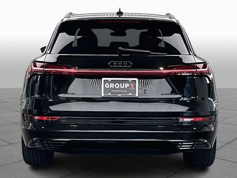 Used 2023 Audi e-tron Premium w/ Convenience Plus Package image 4