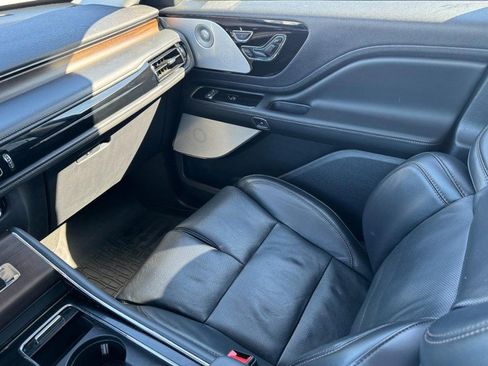 Certified 2025 Lincoln Aviator Reserve w/ Equipment Group 201A image 11