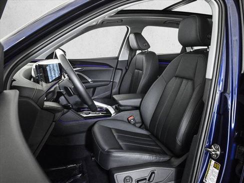 Certified 2025 Audi Q5 Premium w/ Convenience Package AWD/4WD image 17
