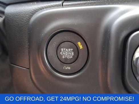 Used 2022 Jeep Wrangler Unlimited Sport AWD/4WD image 25