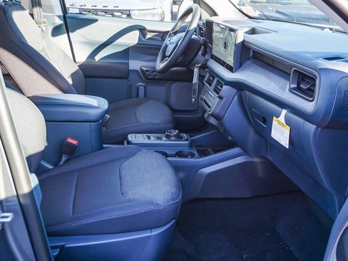 New 2025 Ford Maverick XL image 10