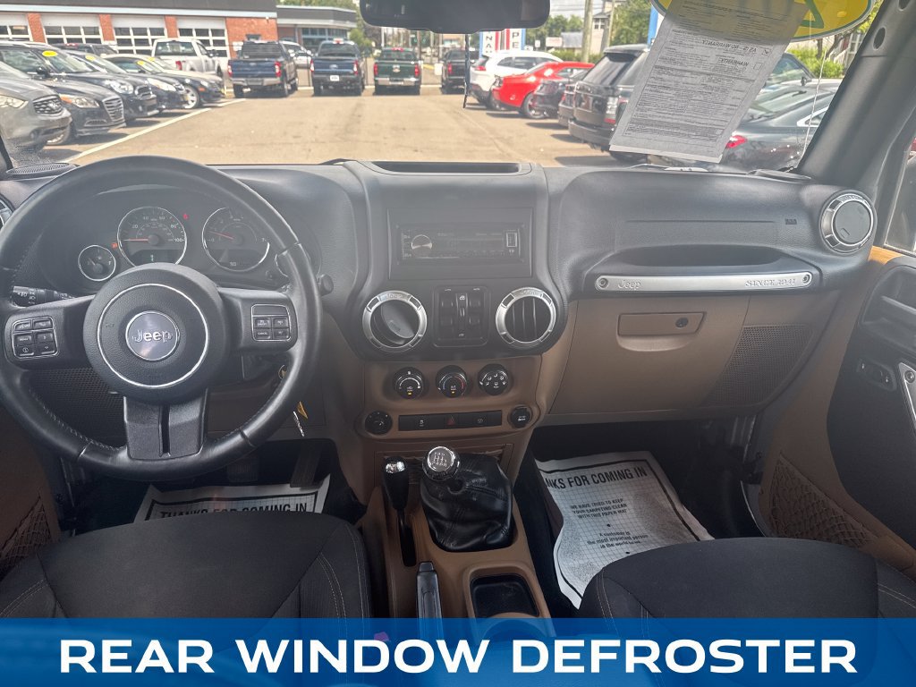 Used 2017 Jeep Wrangler Unlimited Rubicon w/ Connectivity Group AWD/4WD image 13