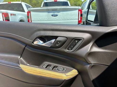 Used 2019 GMC Acadia Denali AWD/4WD image 18
