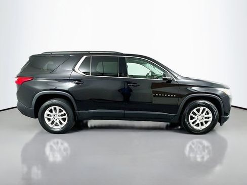 Used 2020 Chevrolet Traverse LT w/ Driver Confidence II Package AWD/4WD image 4