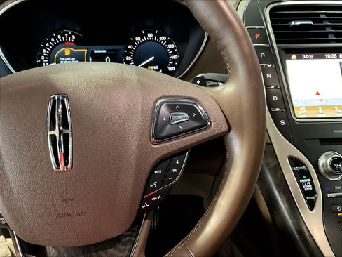Used 2018 Lincoln MKX Reserve w/ Driver Assistance Package FWD image 12