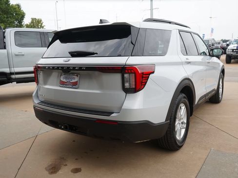 New 2026 Ford Explorer Active RWD image 11