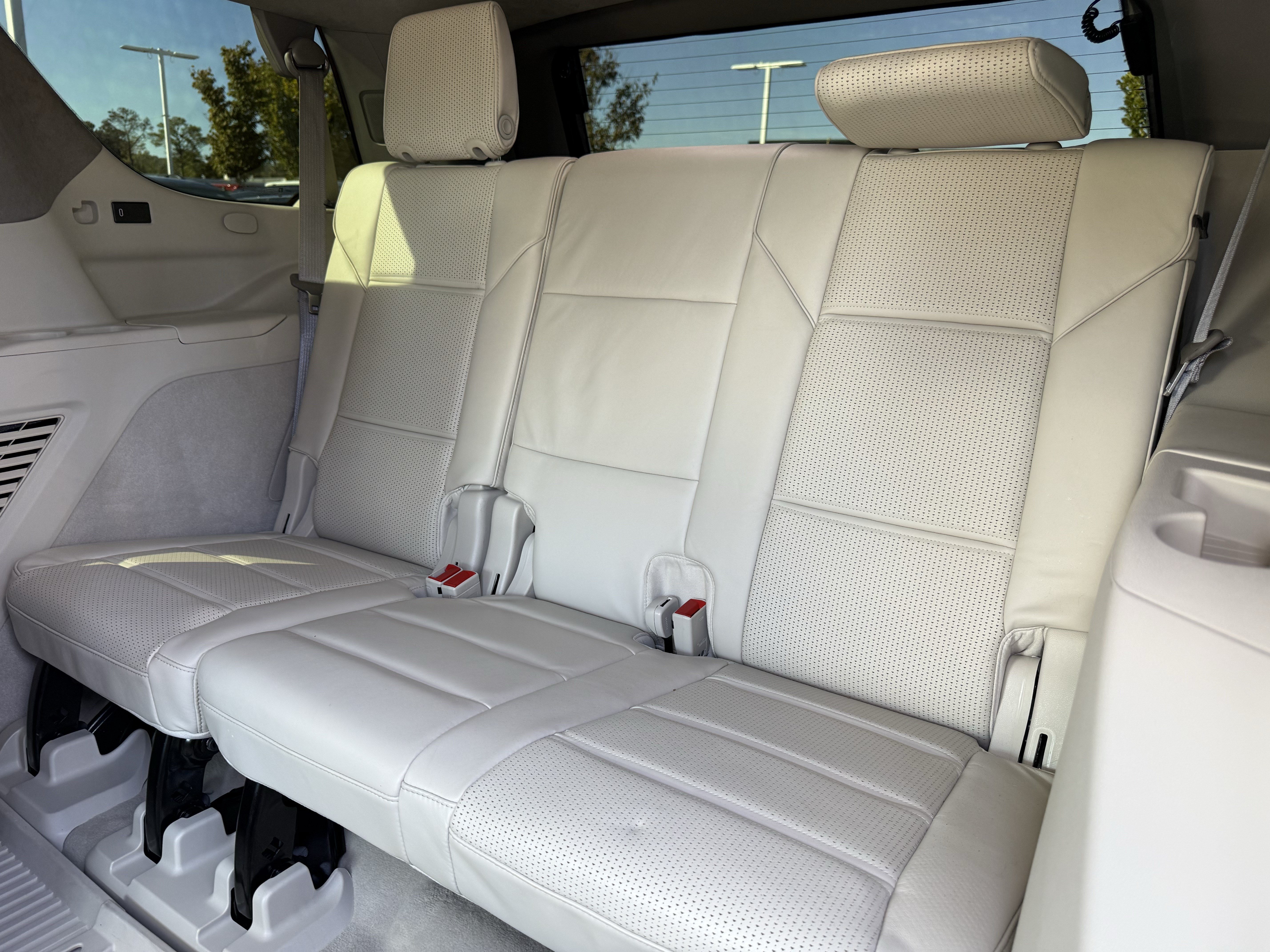 Used 2024 Cadillac Escalade Sport Platinum AWD/4WD image 33