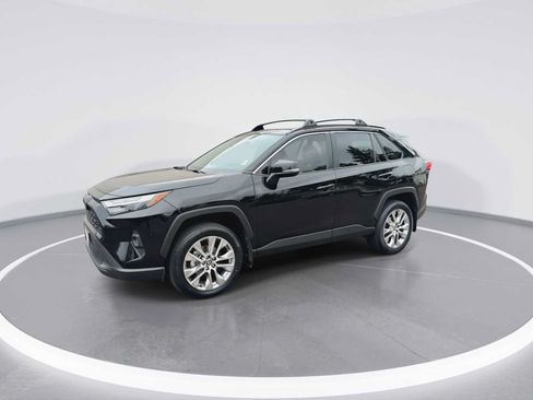 Used 2025 Toyota RAV4 XLE Premium w/ Weather Package AWD/4WD image 4