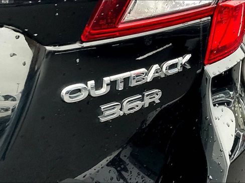 Used 2016 Subaru Outback 3.6R Limited AWD/4WD image 20