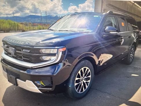 Used 2025 Ford Expedition Max Platinum AWD/4WD image 1