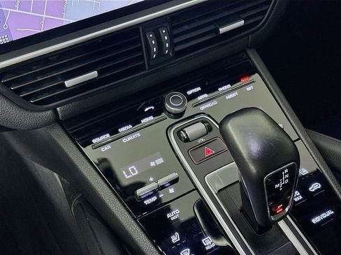 Used 2019 Porsche Cayenne AWD/4WD image 22