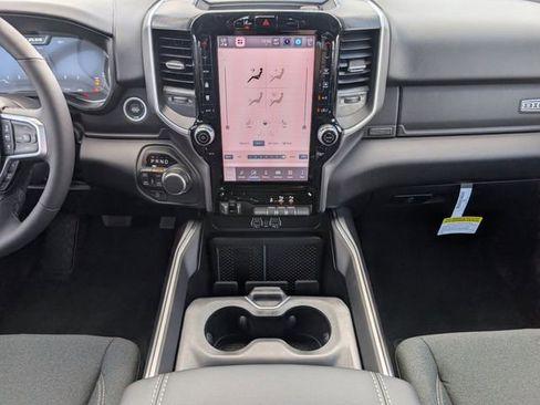 New 2026 RAM 1500 Big Horn AWD/4WD image 7