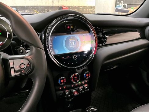 Used 2024 MINI Cooper S w/ Signature Upholstery Package FWD image 9