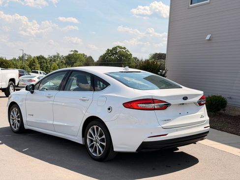 Used 2019 Ford Fusion SE FWD image 8