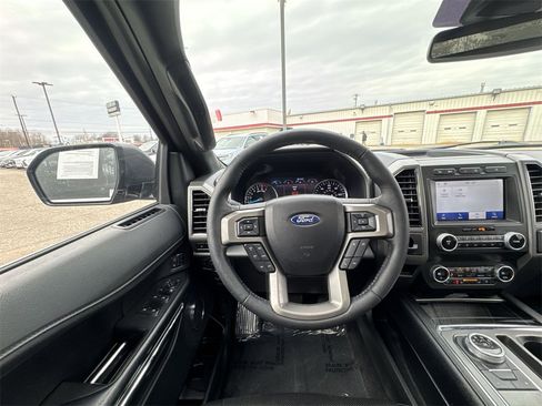 Used 2021 Ford Expedition XLT image 14