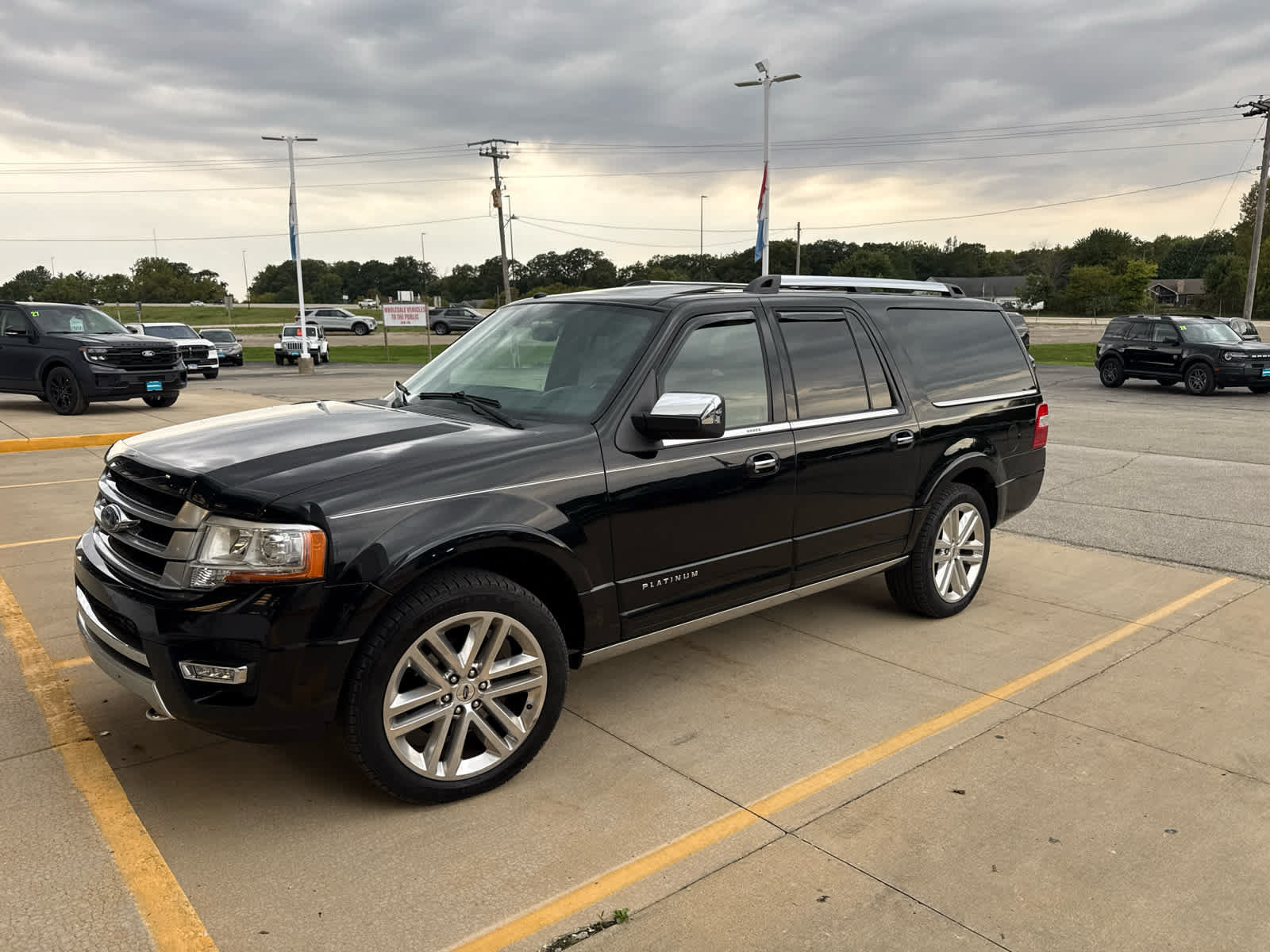 Used 2017 Ford Expedition EL Platinum AWD/4WD image 7