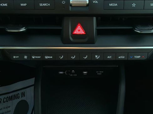 Certified 2025 Kia K4 image 25