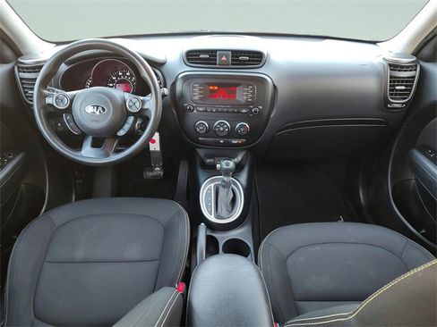 Used 2014 Kia Soul + image 12