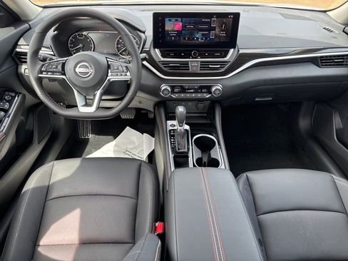 New 2025 Nissan Altima 2.5 SR w/ SR Premium Package image 12