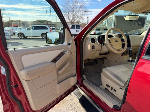 Used 2006 Ford Explorer Eddie Bauer image 7