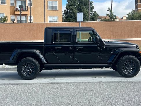 Used 2023 Jeep Gladiator Sport AWD/4WD image 3
