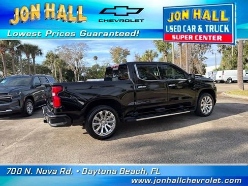 Used 2021 Chevrolet Silverado 1500 High Country w/ Technology Package image 12