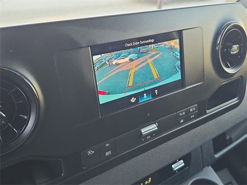 Used 2023 Mercedes-Benz Sprinter 2500 image 16